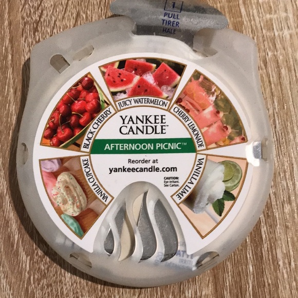 Febreze Scentstories player with nine disks. USED. - Picture 12 of 12